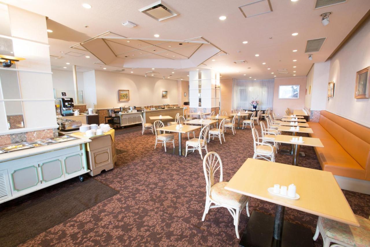 Toyama Chitetsu Hotel Екстериор снимка