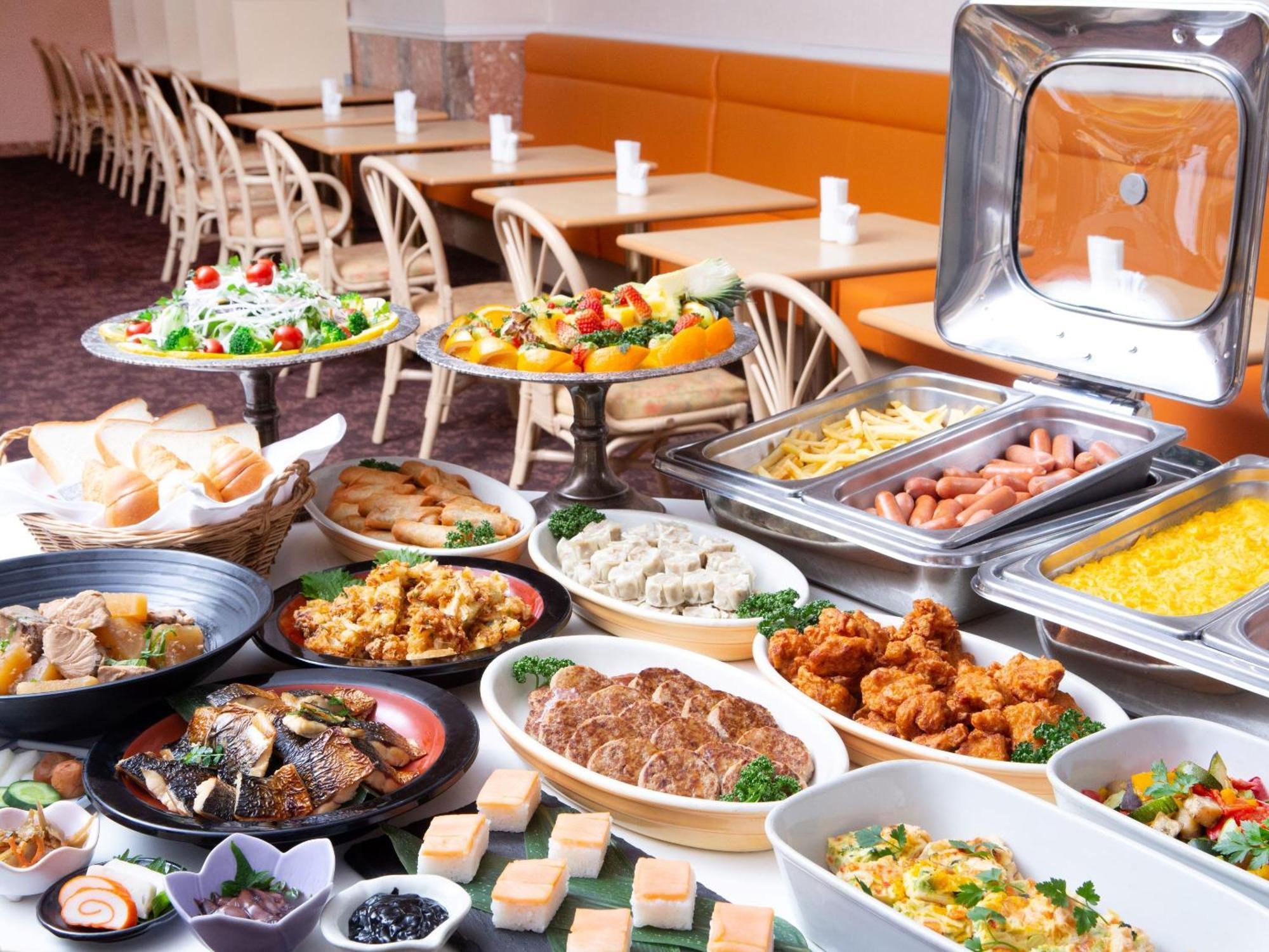 Toyama Chitetsu Hotel Екстериор снимка