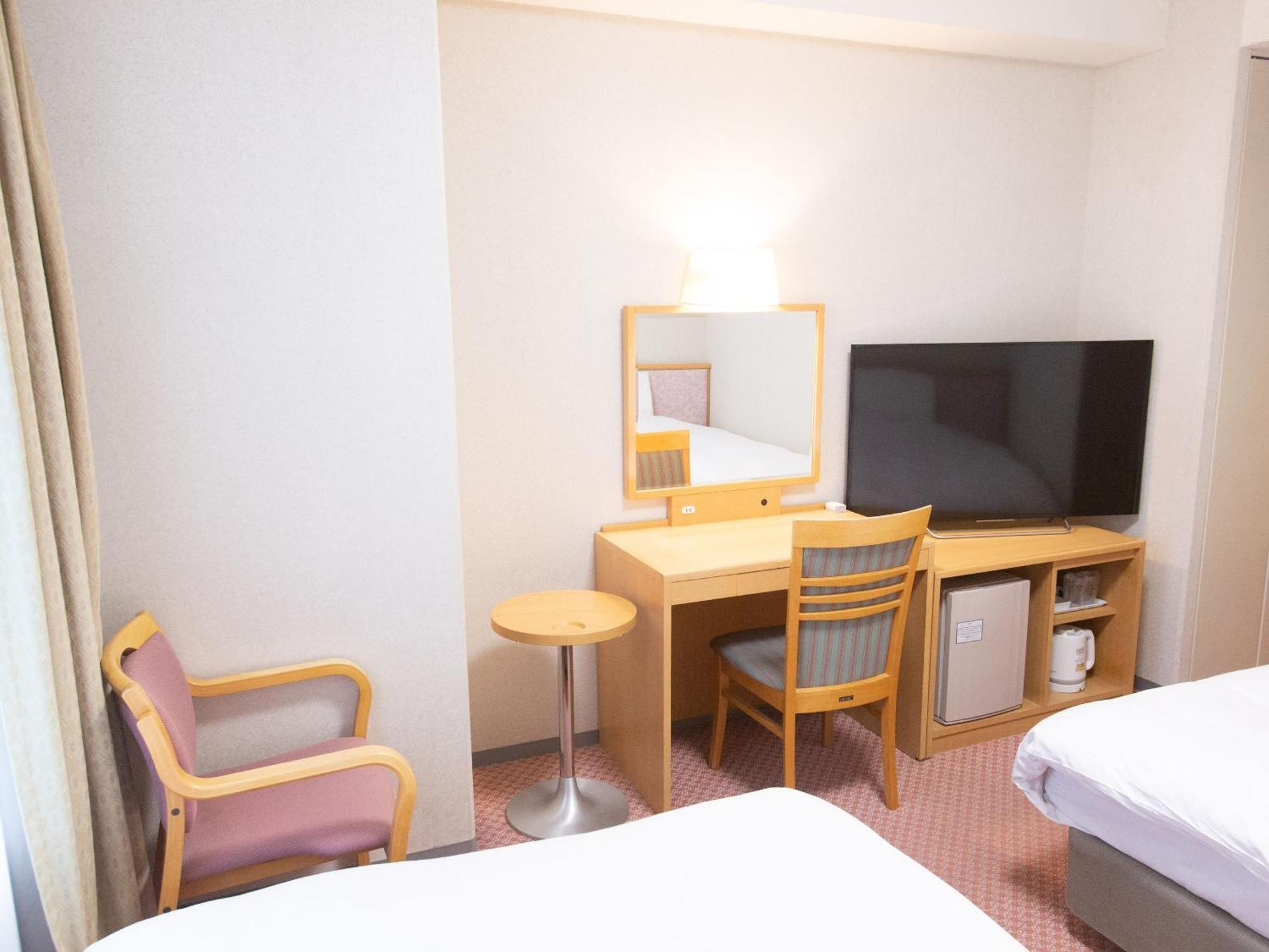 Toyama Chitetsu Hotel Екстериор снимка